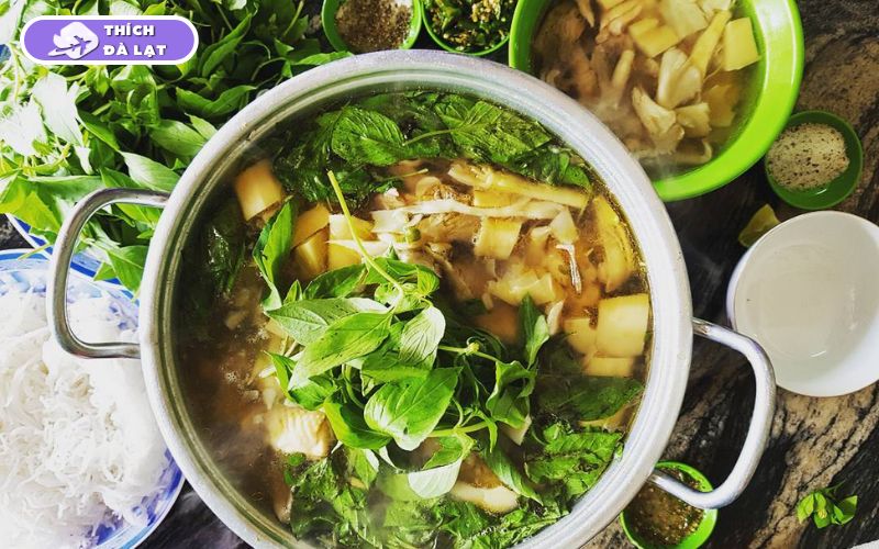 cách làm lẩu gà lá é đà lạt
