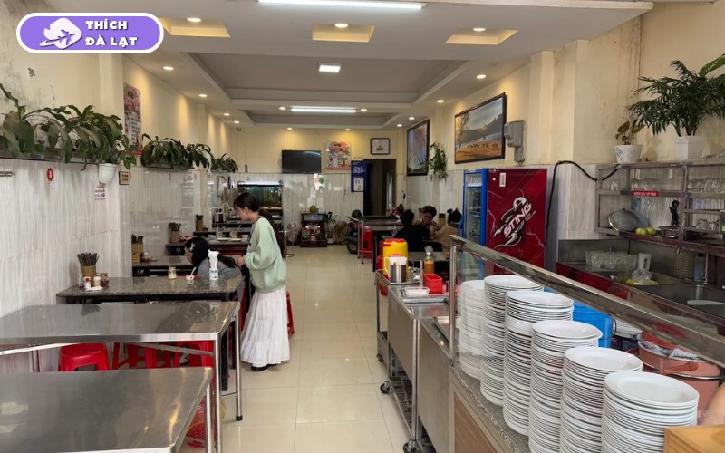 nem nướng hùng vân