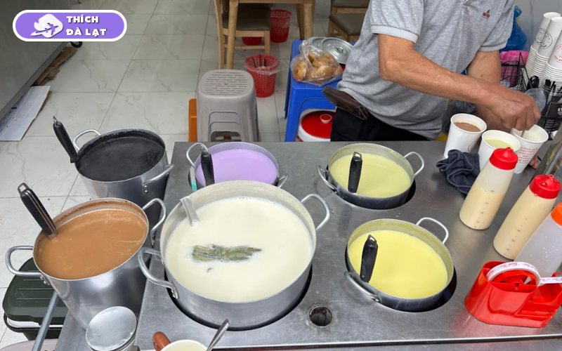 Review chi tiết về quán sữa đậu nành Cô Lan Đà Lạt đông khách tấp nập 11 sữa đậu nành cô lan đà lạt
