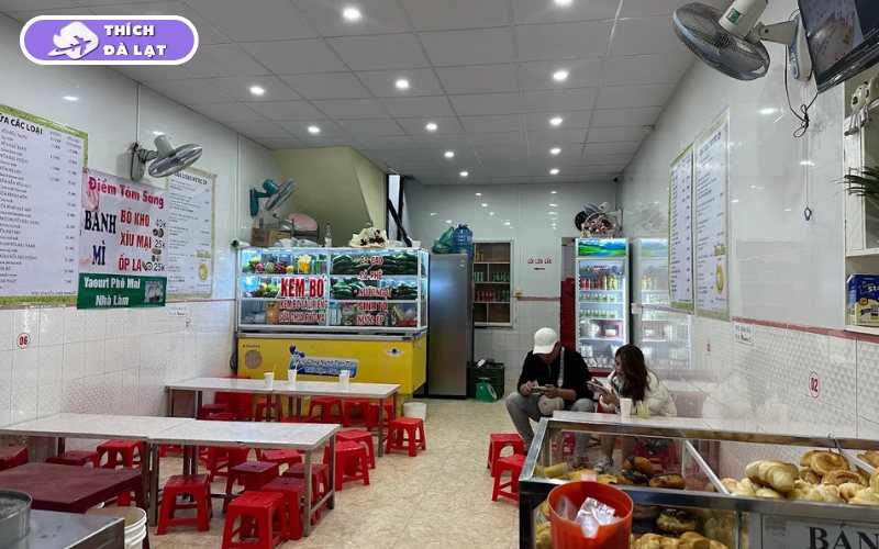 Review chi tiết về quán sữa đậu nành Hoa Sữa Đà Lạt nhộn nhịp 7 sữa đậu nành hoa sữa