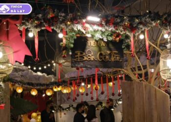 tiệm ăn bên ga tàu