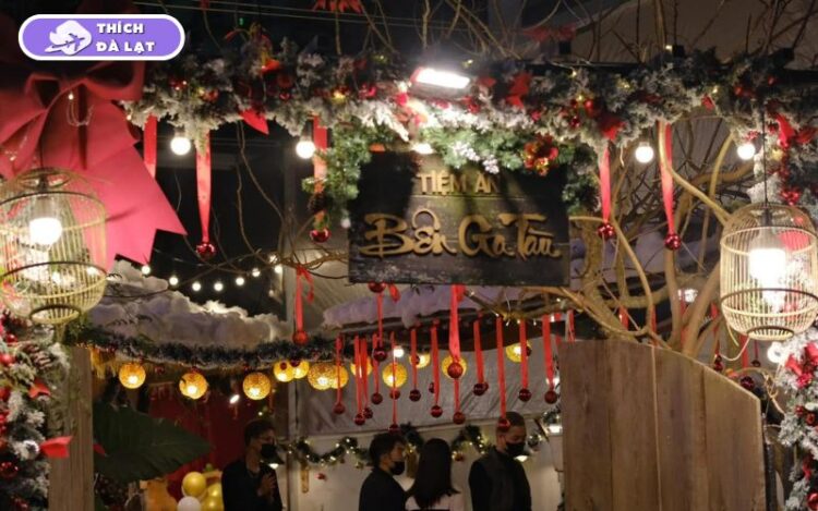 tiệm ăn bên ga tàu